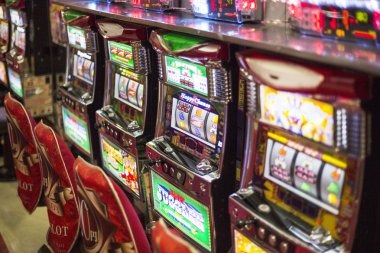 Ninja vs Samurai slot interface showing five-reel layout and paytable on gacor77 platform